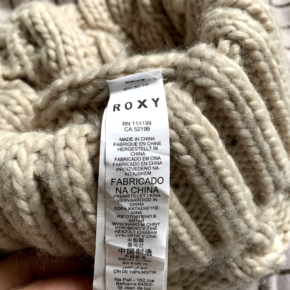 NWOT - Roxy Toque - Picture 5 of 5